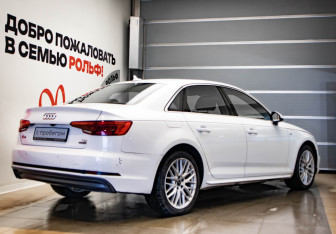 Подержанный автомобиль Audi A4 Sedan 2017 года (4 фото)