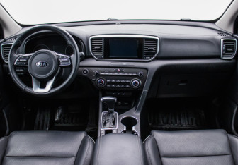 Подержанный автомобиль Kia Sportage 2018 года (13 фото)