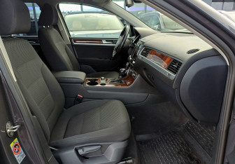 Подержанный автомобиль Volkswagen Touareg 2011 года (21 фото)