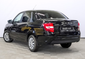Подержанный автомобиль LADA (ВАЗ) Granta Sedan 2023 года (7 фото)