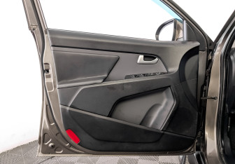 Подержанный автомобиль Kia Sportage 2011 года (19 фото)