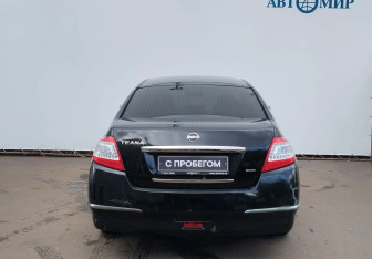 Подержанный автомобиль Nissan Teana 2012 года (6 фото)