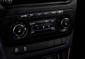 Подержанный автомобиль Skoda Yeti 2017 года (15 фото)