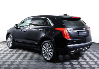 Подержанный автомобиль Cadillac XT5 2016 года (7 фото)
