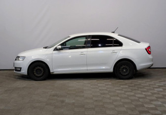 Подержанный автомобиль Skoda Rapid Liftback 2019 года (8 фото)