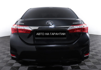 Подержанный автомобиль Toyota Corolla Sedan 2016 года (4 фото)