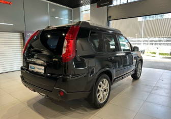 Подержанный автомобиль Nissan X-Trail 2013 года (4 фото)
