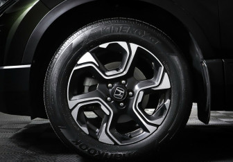 Подержанный автомобиль Honda CR-V 2019 года (10 фото)