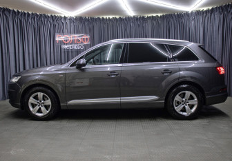 Подержанный автомобиль Audi Q7 2018 года (8 фото)