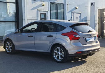 Подержанный автомобиль Ford Focus Hatchback 2012 года (7 фото)