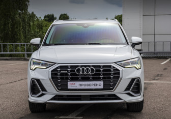 Подержанный автомобиль Audi Q3 2021 года (2 фото)
