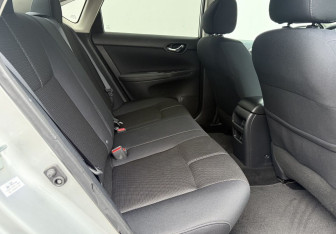 Подержанный автомобиль Nissan Sentra Sedan 2017 года (11 фото)