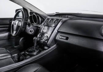 Подержанный автомобиль Mazda CX-7 2011 года (9 фото)