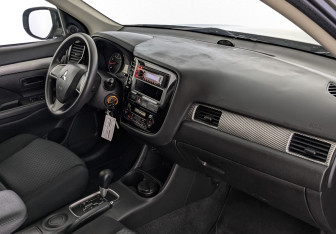 Подержанный автомобиль Mitsubishi Outlander 2015 года (13 фото)
