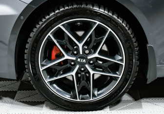 Подержанный автомобиль Kia Optima Sedan 2018 года (7 фото)