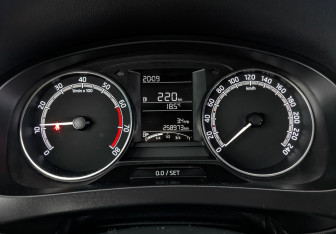 Подержанный автомобиль Skoda Rapid Liftback 2019 года (16 фото)