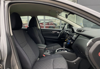 Подержанный автомобиль Nissan Qashqai 2016 года (21 фото)