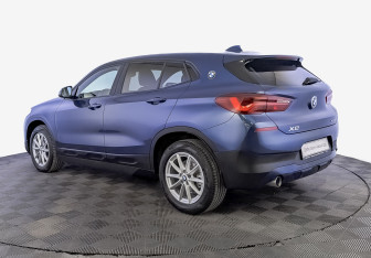 Подержанный автомобиль BMW X2 2022 года (7 фото)