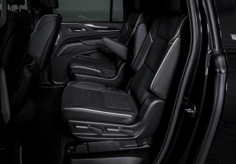 Подержанный автомобиль Cadillac Escalade Suv 2023 года (10 фото)