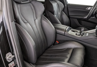 Подержанный автомобиль BMW X6 2021 года (24 фото)