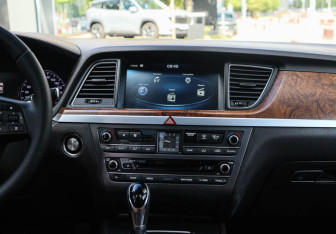 Подержанный автомобиль Hyundai Genesis 2015 года (12 фото)