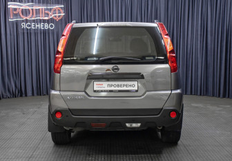 Подержанный автомобиль Nissan X-Trail 2007 года (6 фото)