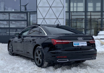 Подержанный автомобиль Audi A6 Sedan 2019 года (7 фото)