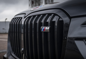 Подержанный автомобиль BMW X7 2022 года (2 фото)