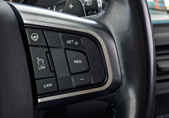 Подержанный автомобиль Land Rover Discovery Sport 2016 года (29 фото)