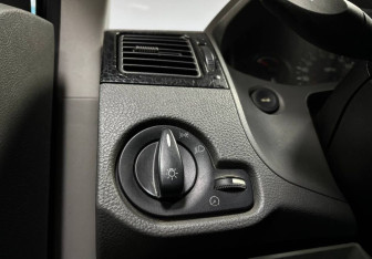 Подержанный автомобиль Ford Focus Sedan 2004 года (20 фото)