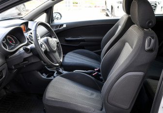 Подержанный автомобиль Opel Corsa 2013 года (15 фото)