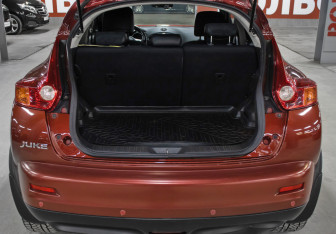 Подержанный автомобиль Nissan Juke 2012 года (10 фото)