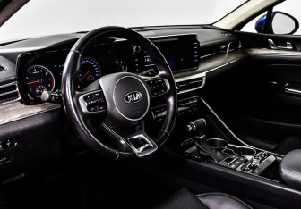 Подержанный автомобиль Kia K5 2021 года (9 фото)