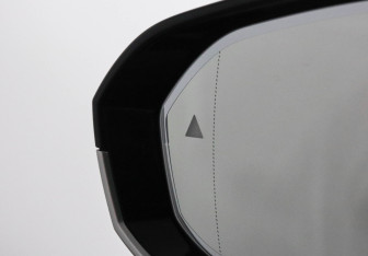 Подержанный автомобиль BMW X3 2025 года (18 фото)