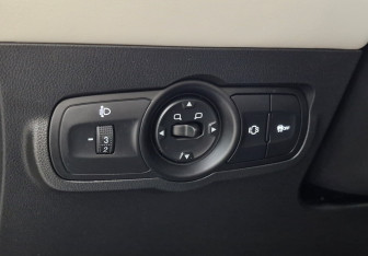 Подержанный автомобиль Kaiyi E5 2023 года (7 фото)