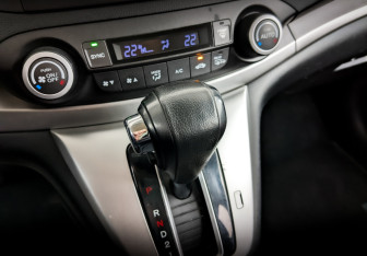 Подержанный автомобиль Honda CR-V 2013 года (15 фото)