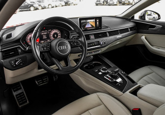 Подержанный автомобиль Audi A5 Coupe 2017 года (13 фото)