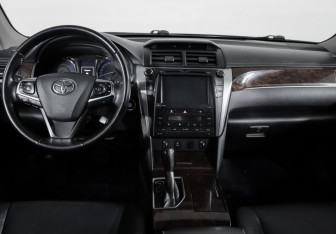 Подержанный автомобиль Toyota Camry Sedan 2016 года (12 фото)