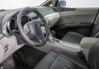 Подержанный автомобиль Subaru Tribeca 2006 года (10 фото)