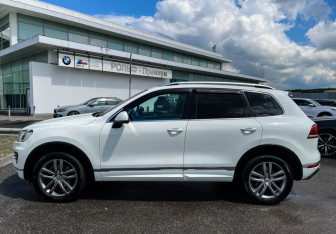 Подержанный автомобиль Volkswagen Touareg 2017 года (8 фото)