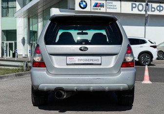 Подержанный автомобиль Subaru Forester Suv 2007 года (6 фото)