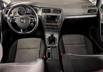 Подержанный автомобиль Volkswagen Golf Hatchback 2014 года (9 фото)