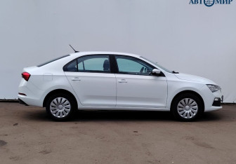 Подержанный автомобиль Skoda Rapid Liftback 2021 года (4 фото)