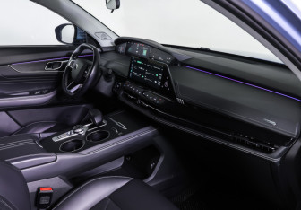 Подержанный автомобиль Changan UNI-K 2023 года (10 фото)