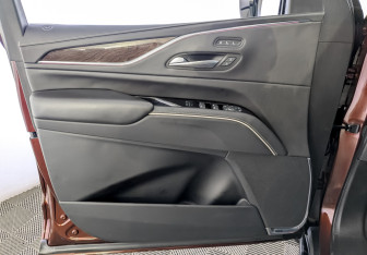 Подержанный автомобиль Cadillac Escalade Suv 2022 года (18 фото)