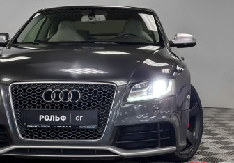 Подержанный автомобиль Audi RS 5 Coupe 2010 года (32 фото)
