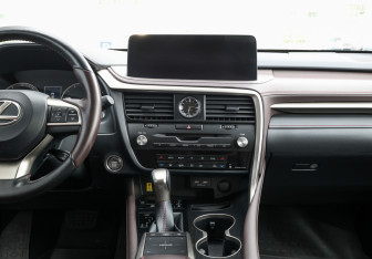 Подержанный автомобиль Lexus RX 2022 года (14 фото)