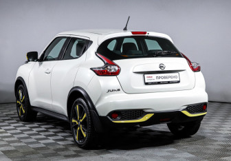 Подержанный автомобиль Nissan Juke 2014 года (7 фото)