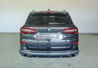 Подержанный автомобиль BMW X5 2020 года (5 фото)