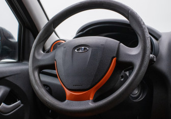 Подержанный автомобиль LADA (ВАЗ) Kalina Wagon 2017 года (15 фото)